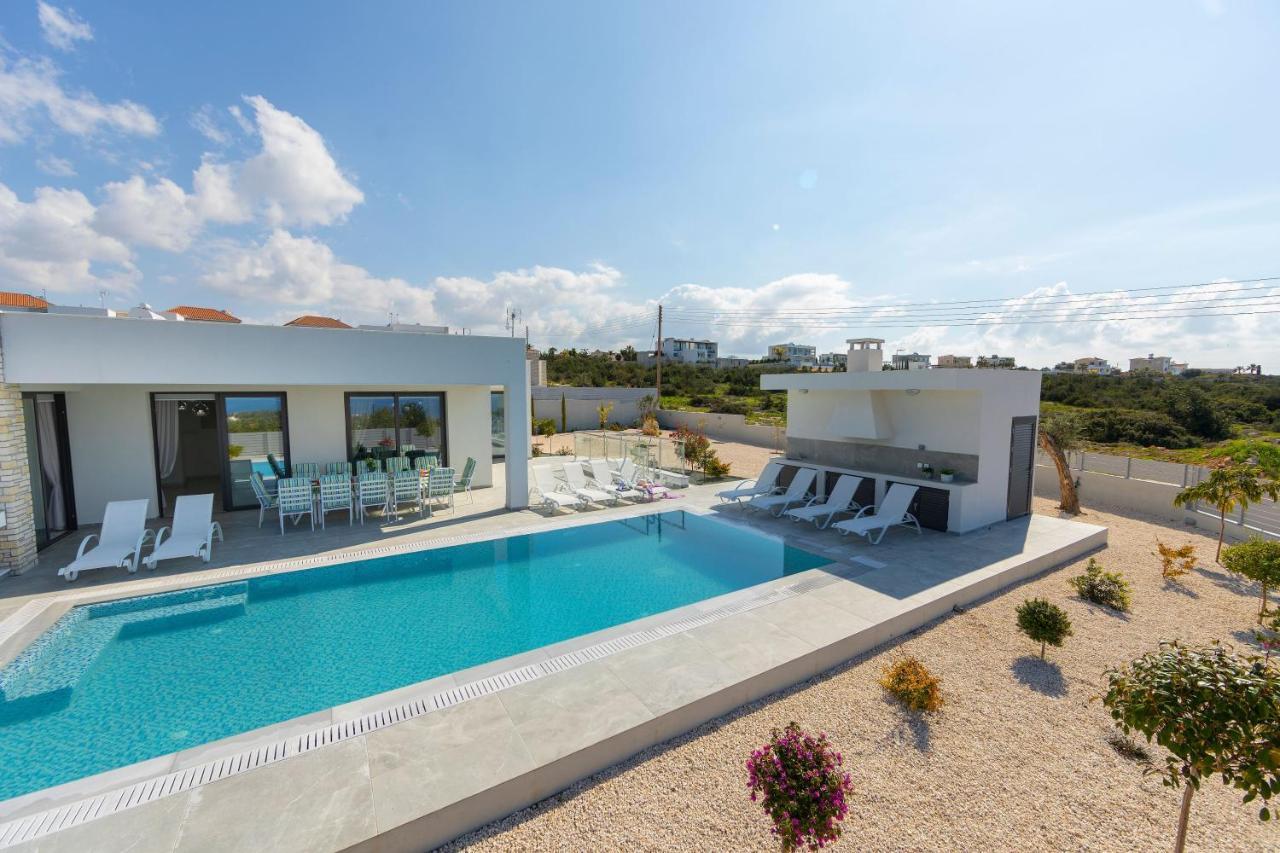 Villa Pleiades Pafos Exterior foto