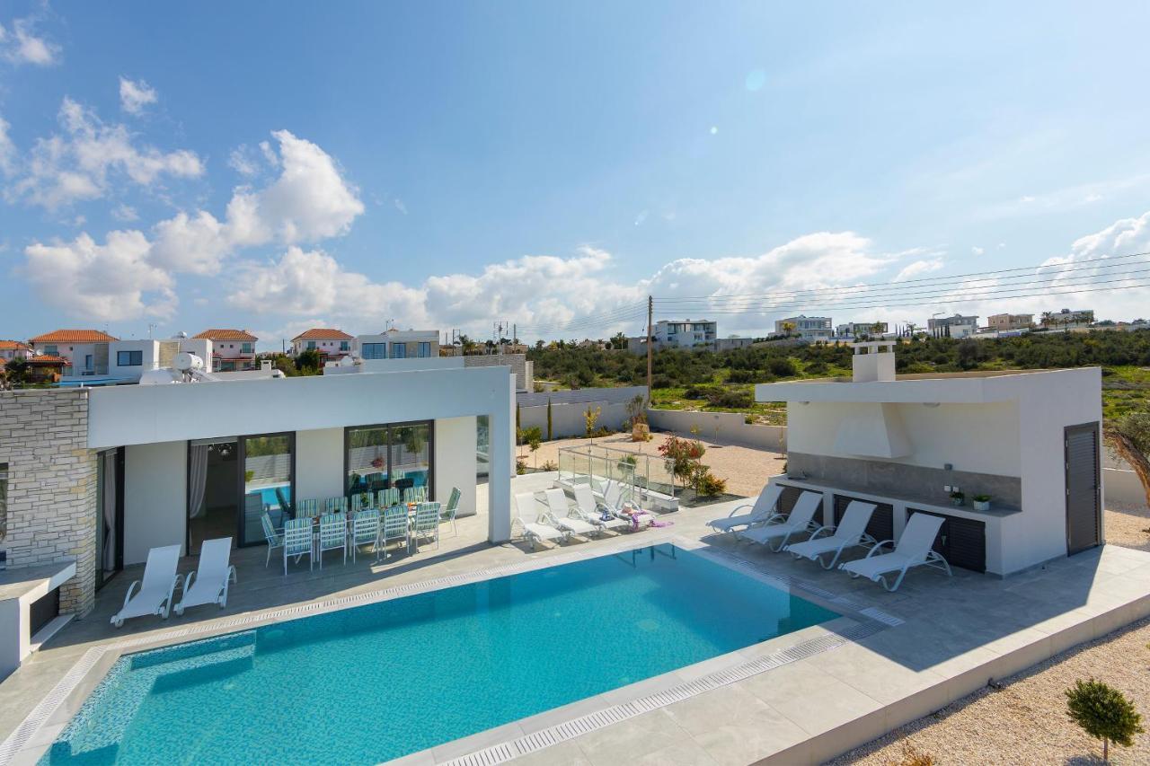 Villa Pleiades Pafos Exterior foto