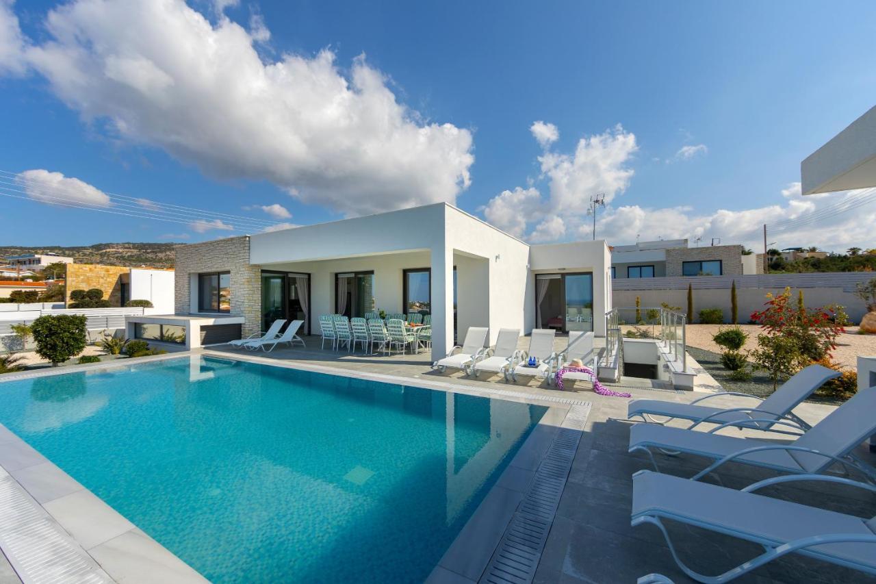 Villa Pleiades Pafos Exterior foto